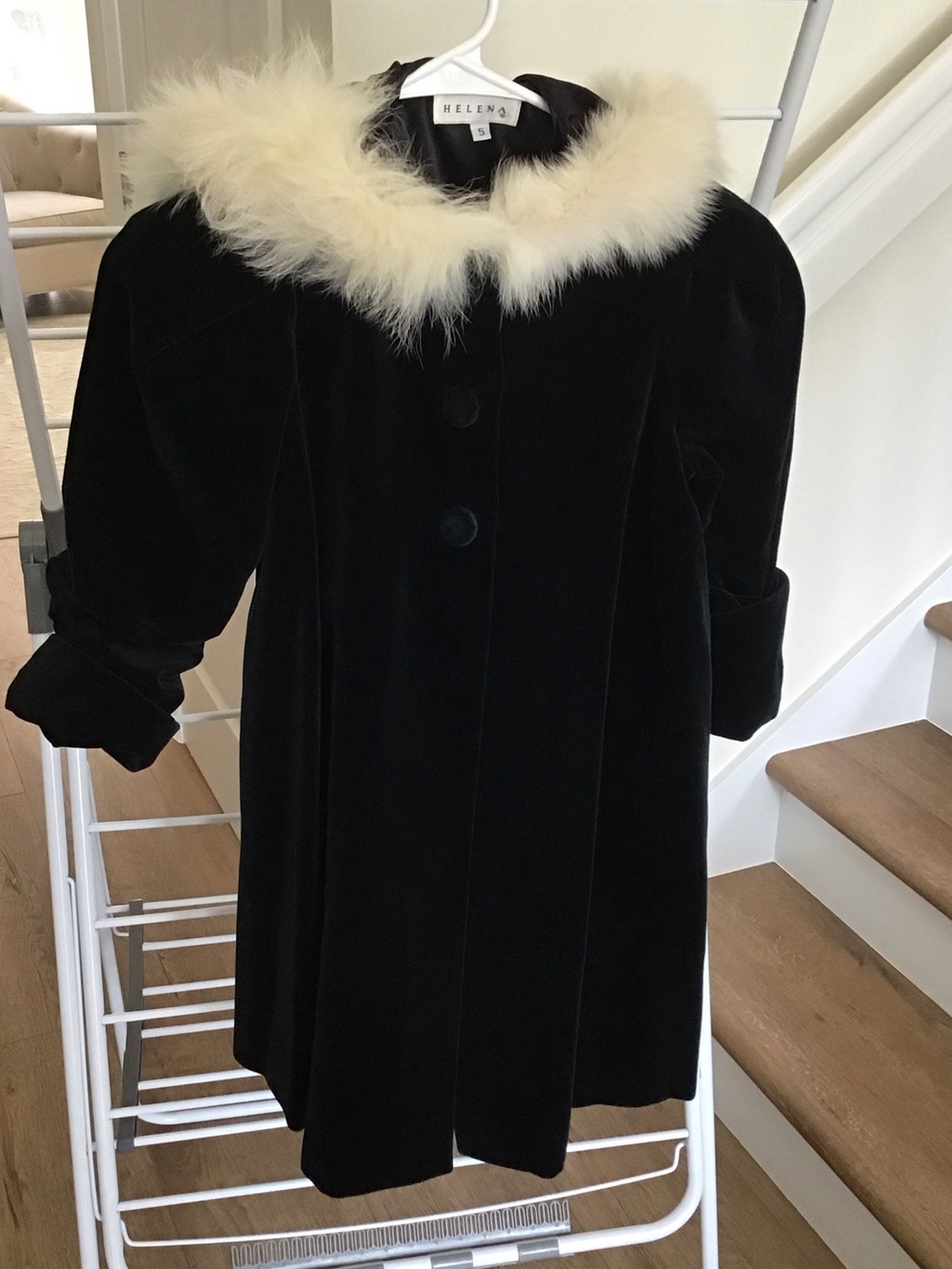 Vintage Helena girls 100% wool Black Coat with Ivory Faux Fur Collar
